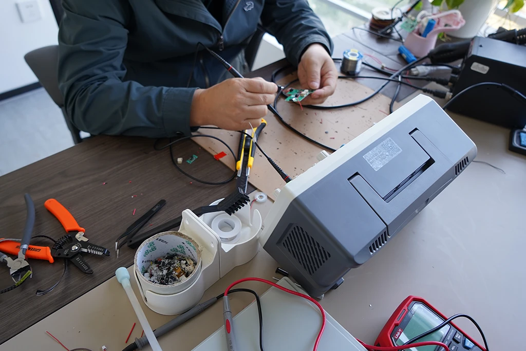 hardware engineer team